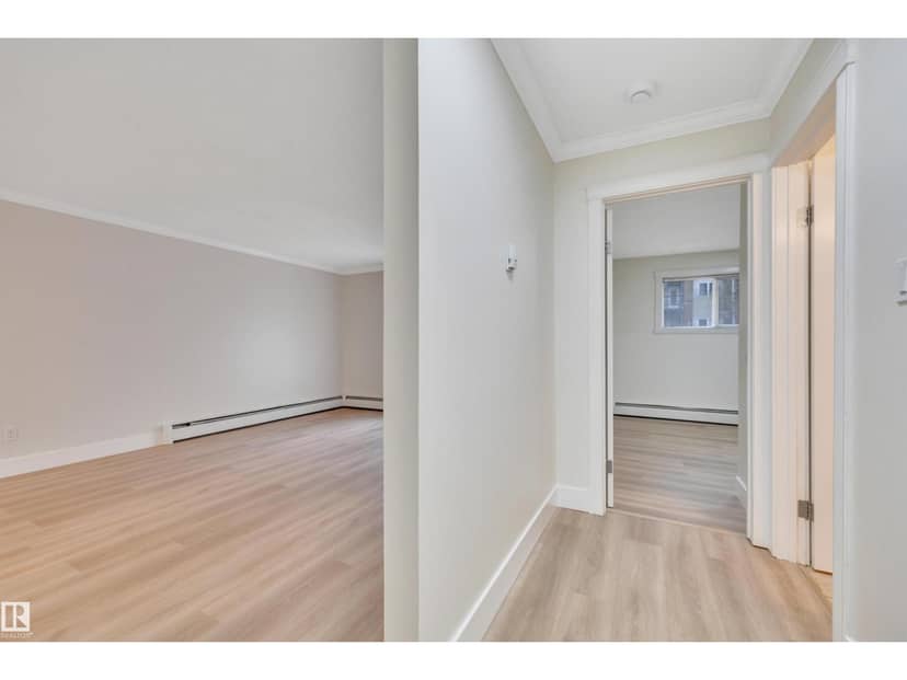 #006 10520 80 AV NW — photo 21 of 40