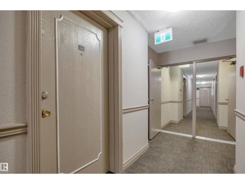 #006 10520 80 AV NW, Edmonton, photo 6