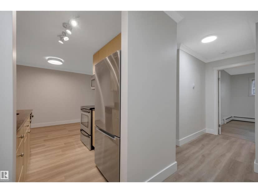 #006 10520 80 AV NW, Edmonton, photo 8