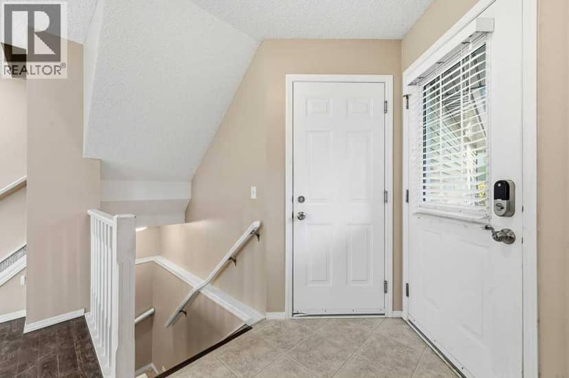 304, 140 Sagewood Boulevard SW, Airdrie, photo 2