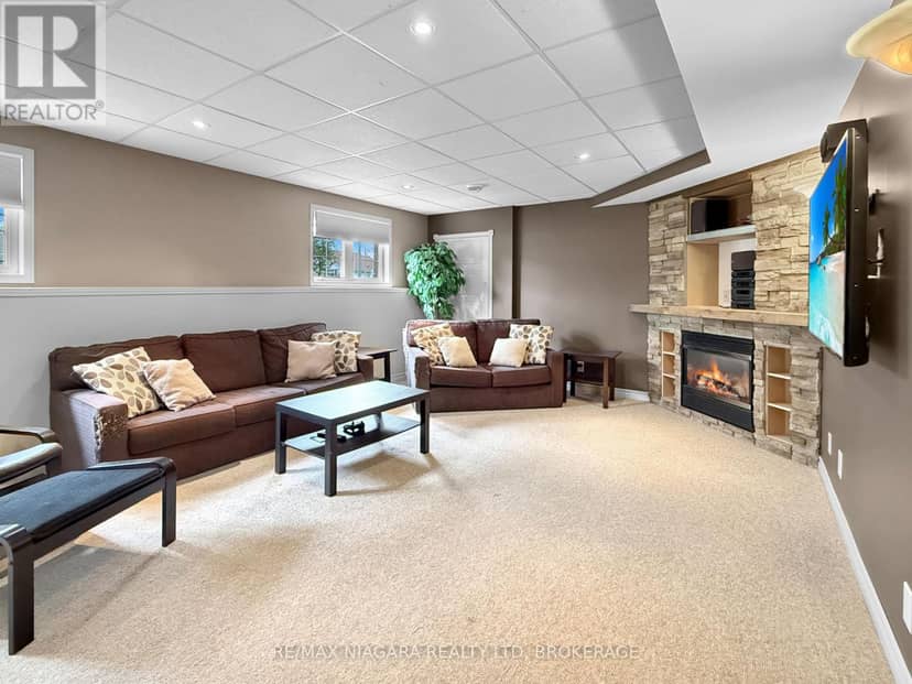 3561 Carver Street — photo 28 of 39
