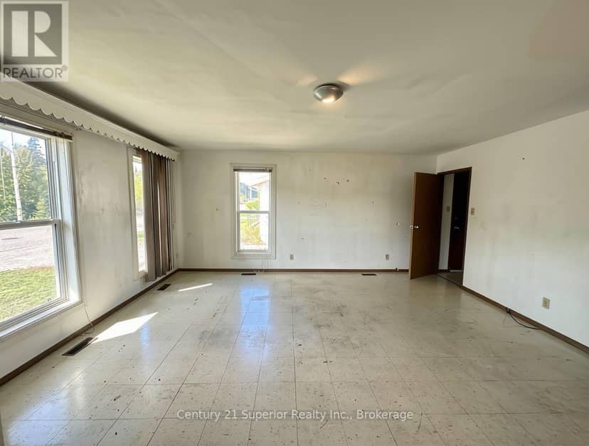 606 Peary Street, Schreiber, photo 5