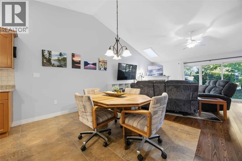 260 Cassandra Boulevard — photo 10 of 39