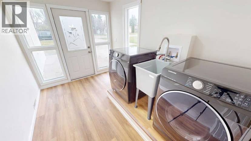 293 N 100  W — photo 19 of 32