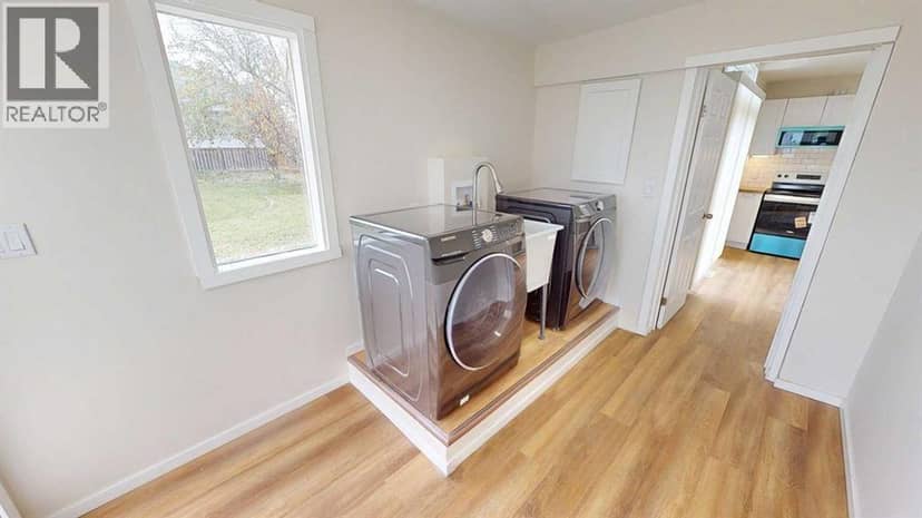 293 N 100  W — photo 20 of 32