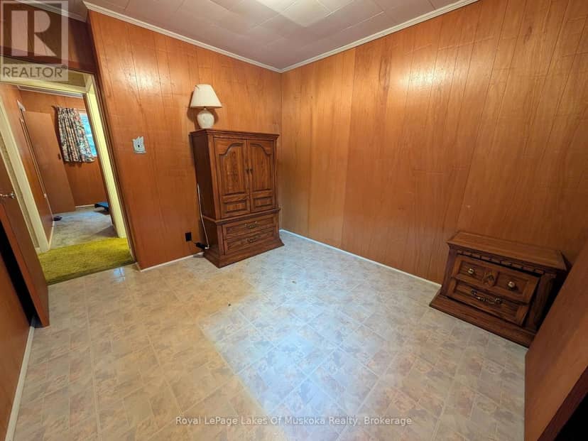 64 Lakeshore Drive — photo 14 of 22