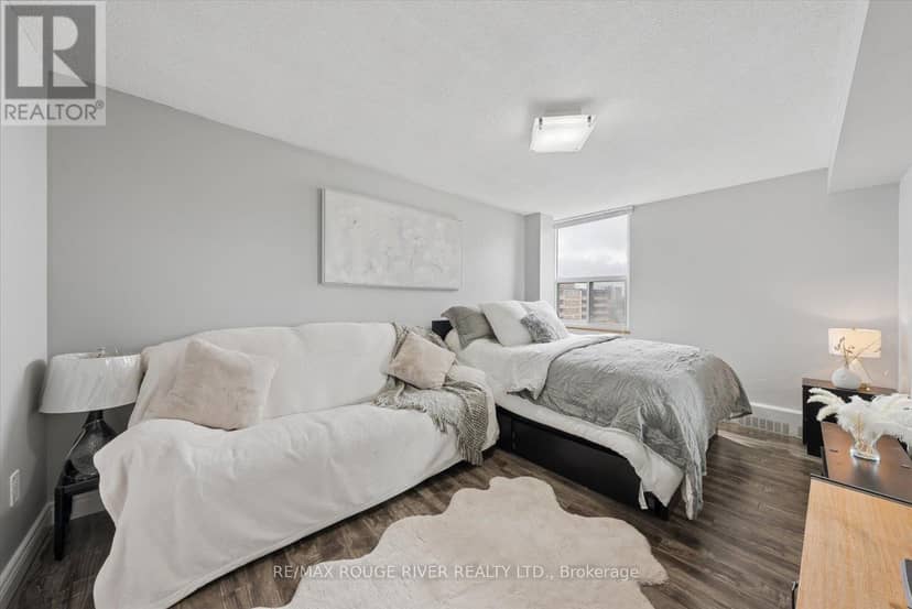 907 - 90 Ling Road — photo 19 of 38