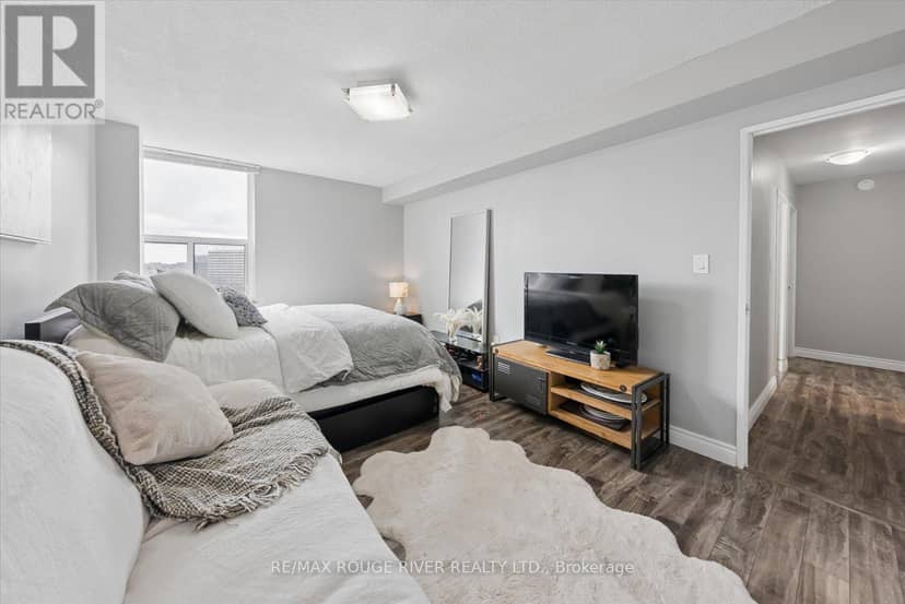 907 - 90 Ling Road — photo 20 of 38