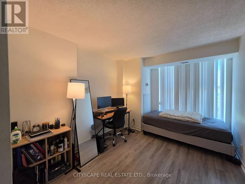 502 - 90 Dale Avenue — photo 14 of 17