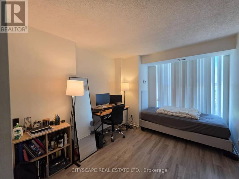 502 - 90 Dale Avenue — photo 15 of 17