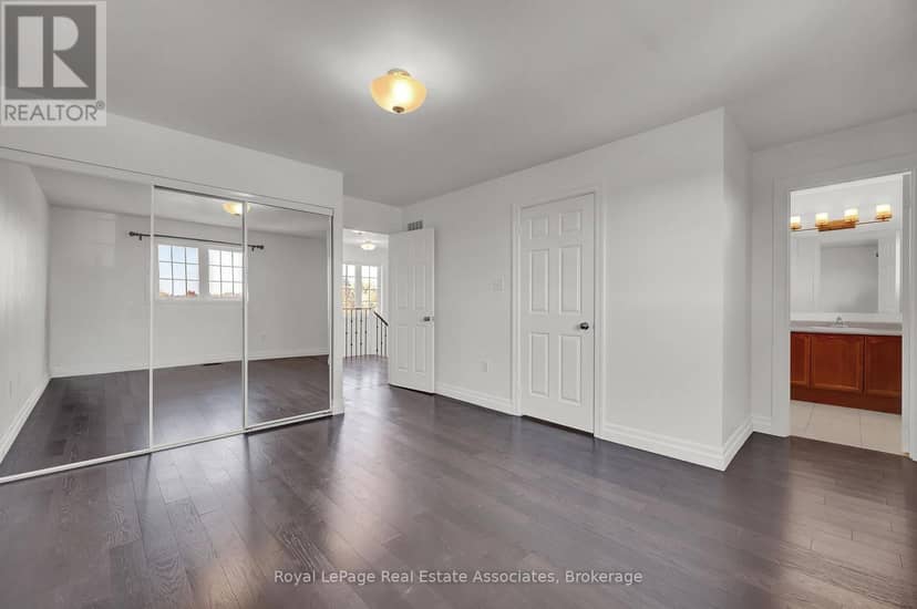 31 Crockett Place — photo 17 of 40