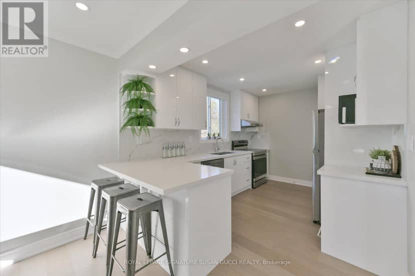 22 Holland Avenue — photo 11 of 37