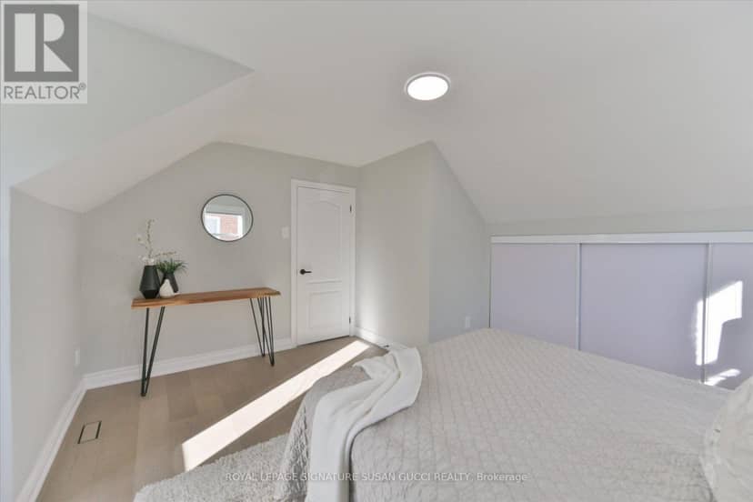 22 Holland Avenue — photo 20 of 37