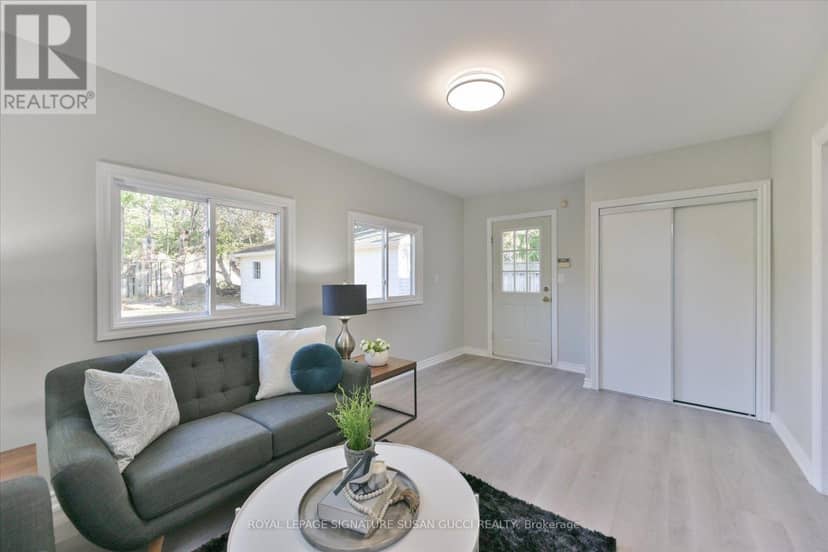 22 Holland Avenue — photo 25 of 37