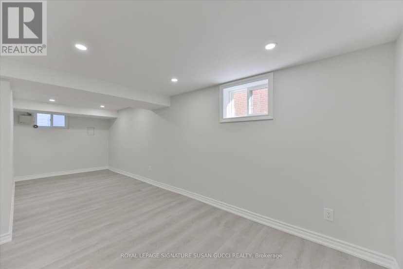 22 Holland Avenue — photo 29 of 37