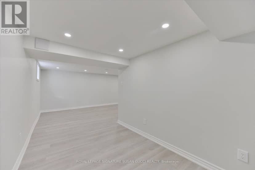 22 Holland Avenue — photo 30 of 37