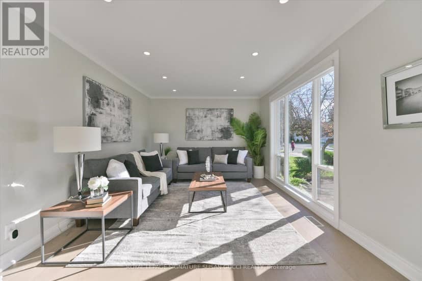 22 Holland Avenue, Toronto, photo 7