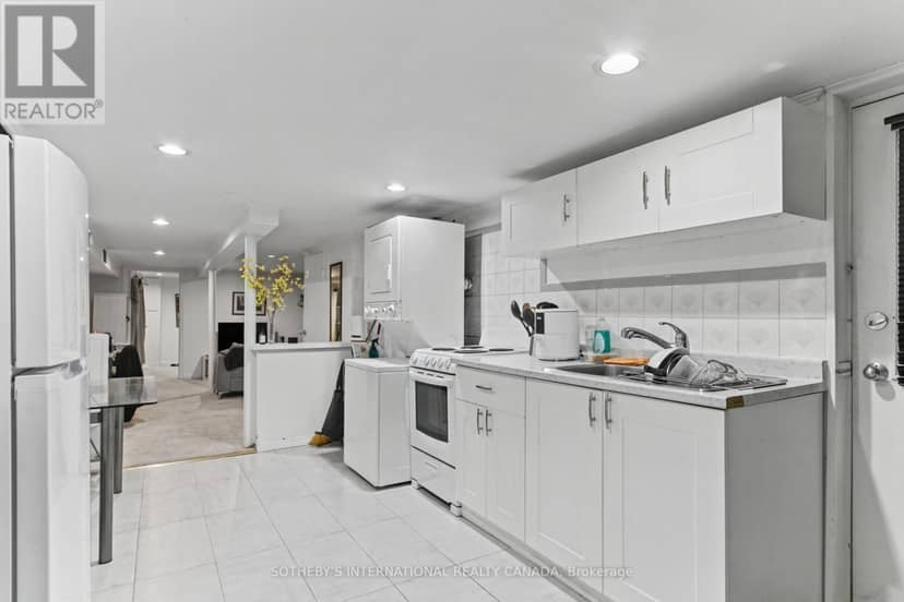 411 Wellesley Street E — photo 34 of 37