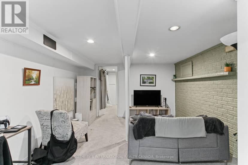 411 Wellesley Street E — photo 35 of 37