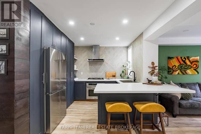 1020 Ewart Street — photo 6 of 40