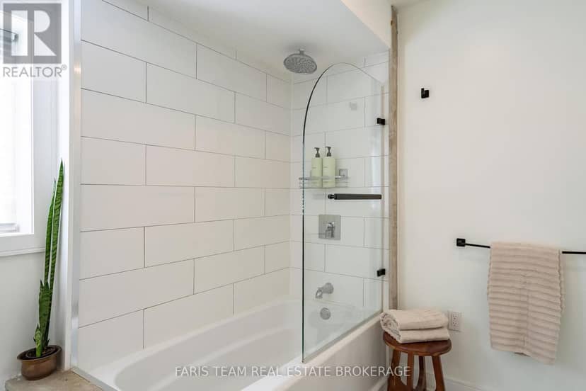 1020 Ewart Street — photo 29 of 40