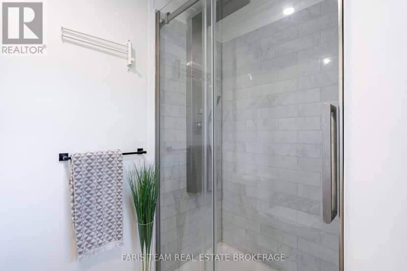 1020 Ewart Street — photo 21 of 40
