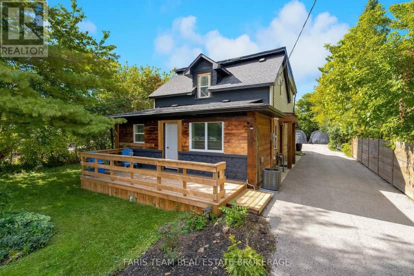 1020 Ewart Street — photo 3 of 40
