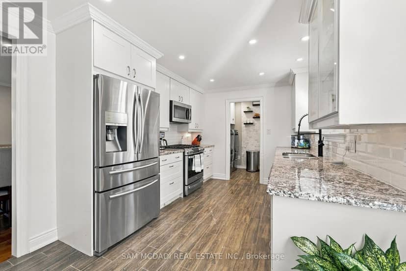 22 Bywood Crescent — photo 11 of 40