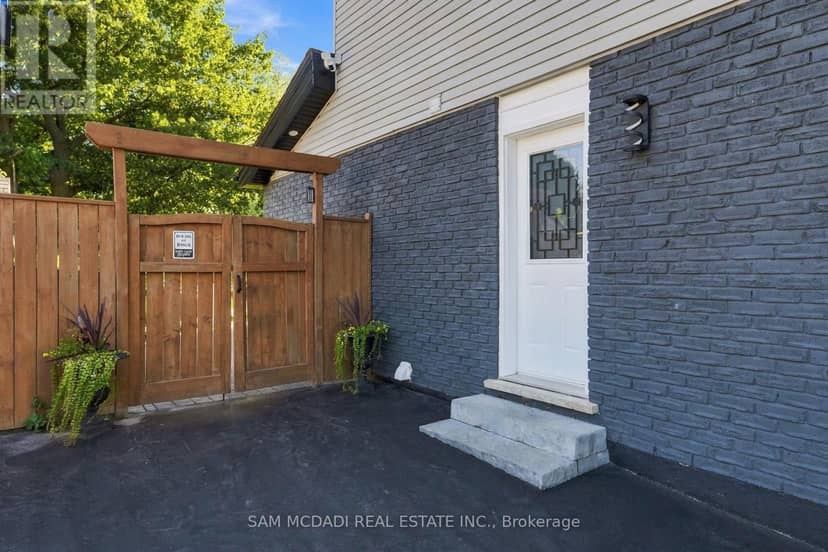 22 Bywood Crescent — photo 32 of 40