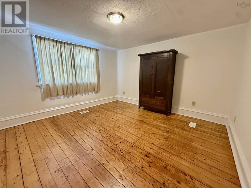 6312 Chebucto Road — photo 22 of 36