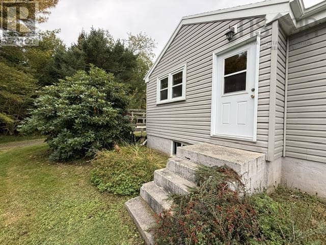 7813 7 Highway — photo 34 of 40