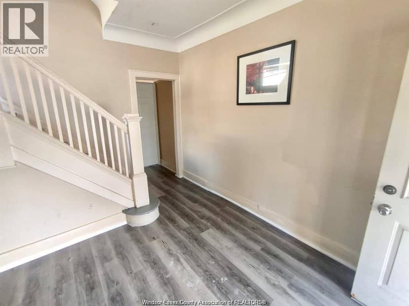 95 GILES BOULEVARD East — photo 12 of 13