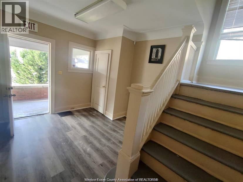 95 GILES BOULEVARD East — photo 6 of 13