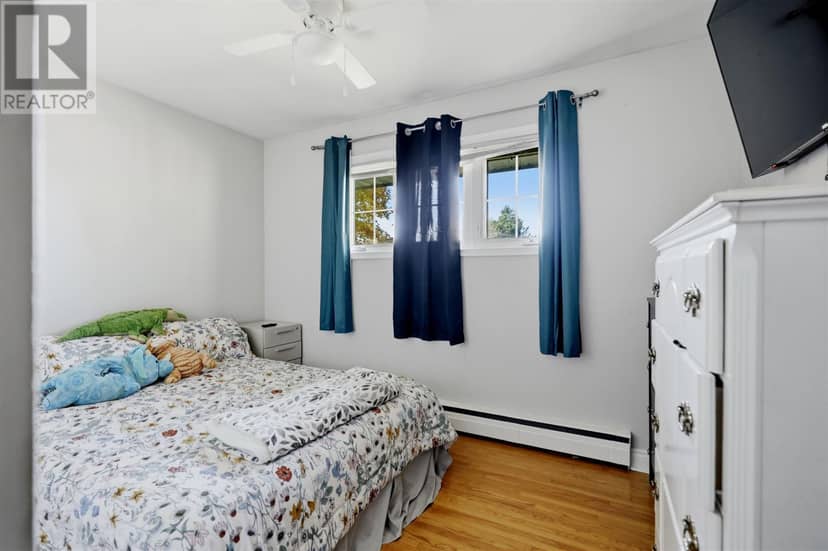 13 Irwin AVE — photo 12 of 37