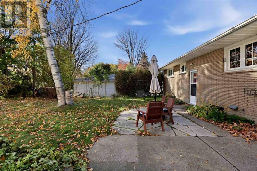13 Irwin AVE — photo 29 of 37