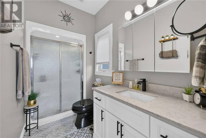 11 Kingsview Drive — photo 36 of 40