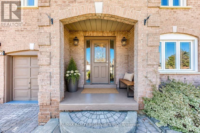 102 Sunforest Drive, Brampton, photo 3