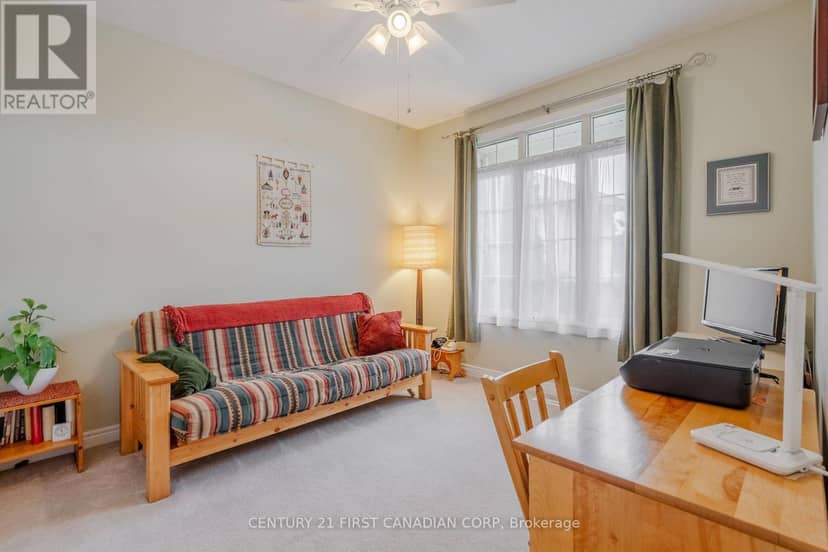 1611 Blackmaple Crescent — photo 10 of 29