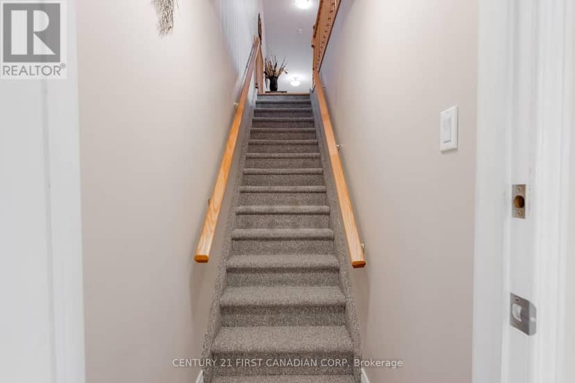 1611 Blackmaple Crescent — photo 16 of 29