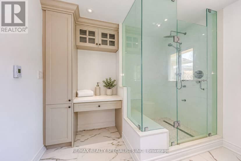 102 Sunforest Drive — photo 32 of 40