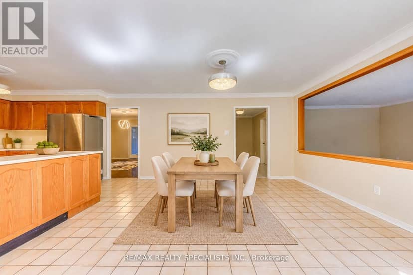 102 Sunforest Drive — photo 19 of 40