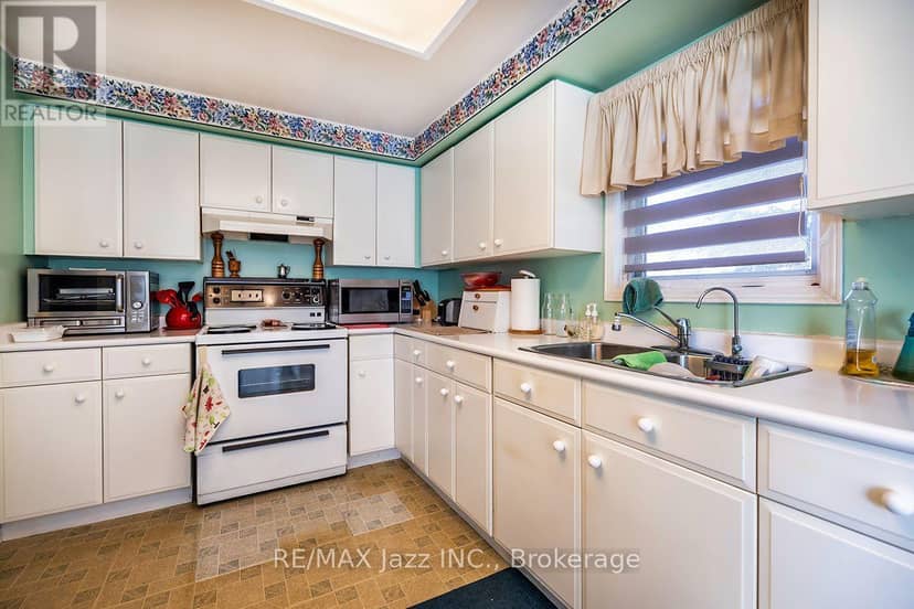 5 King Court — photo 10 of 29