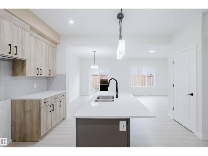428 27 ST SW — photo 12 of 38