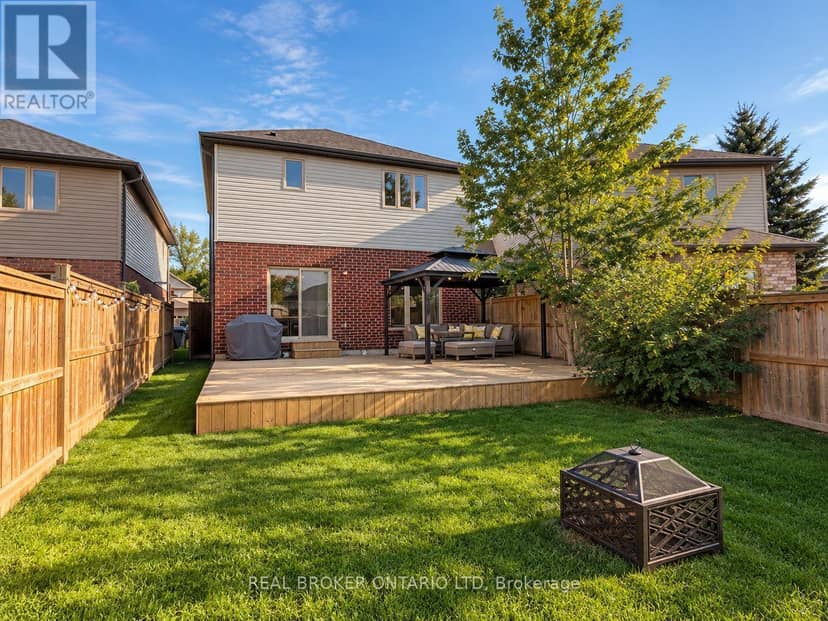 22 Queensway Drive — photo 19 of 21