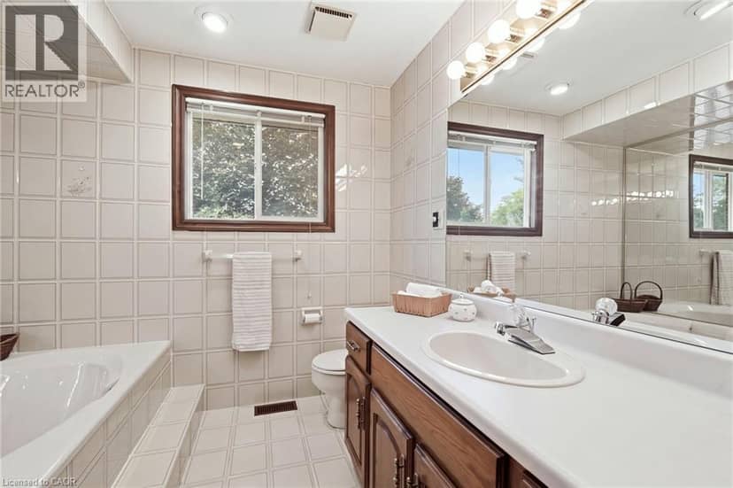 4 NELLIDA Crescent — photo 31 of 40
