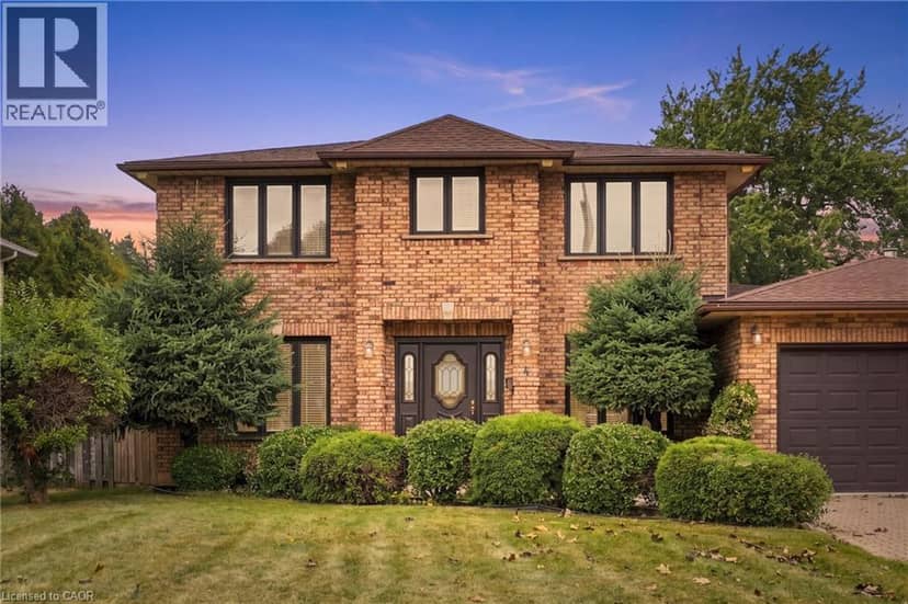 4 NELLIDA Crescent — photo 1 of 40