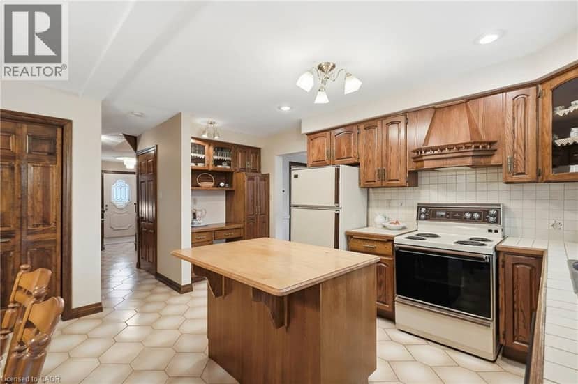 4 NELLIDA Crescent — photo 13 of 40