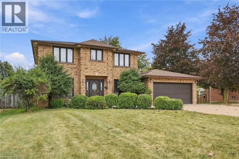 4 NELLIDA Crescent — photo 2 of 40