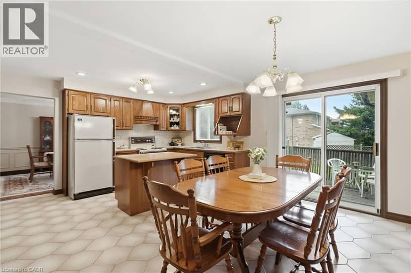 4 NELLIDA Crescent — photo 16 of 40