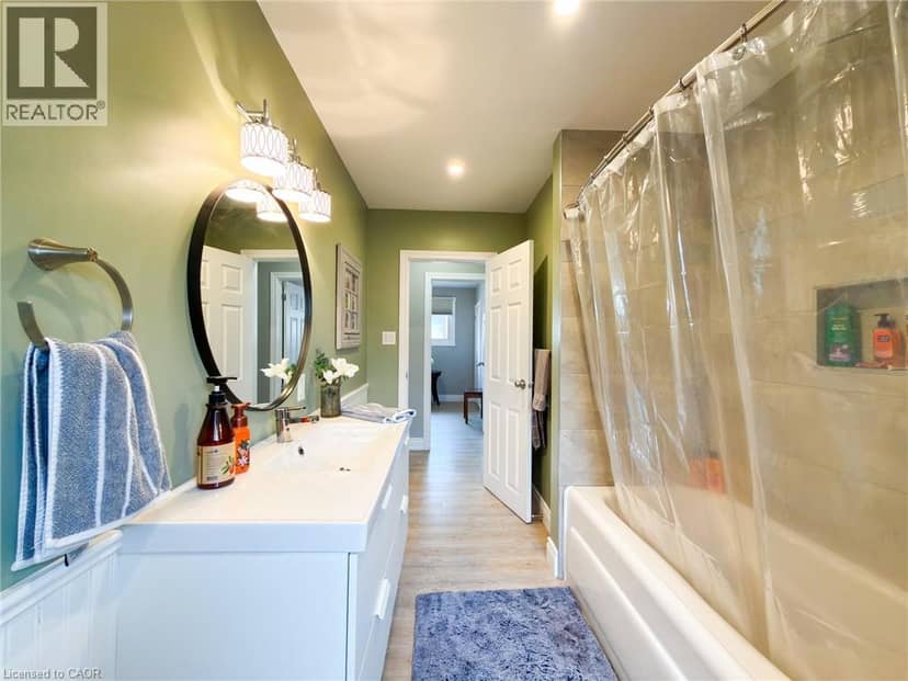 8 RUTHERFORD Street — photo 22 of 40
